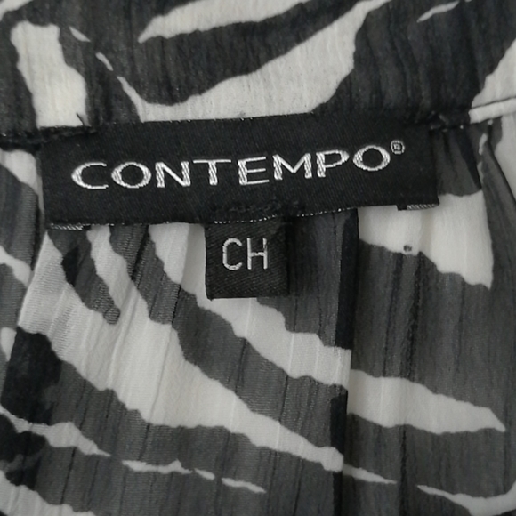 Animal print top. - Picture 4 of 4